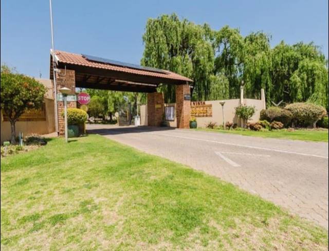 1 BEDROOM TOWNHOUSE FOR SALE IN GLENVISTA